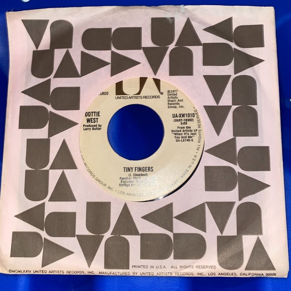 💙 Dottie West Tiny Fingers 45 Vinyl
